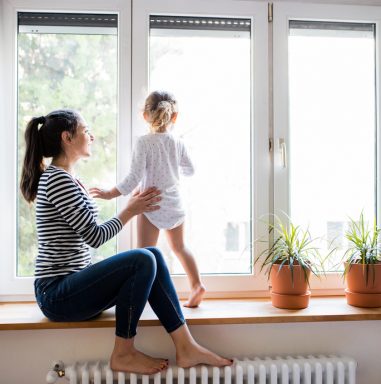 Glas Beeld moeder met kind bij raam